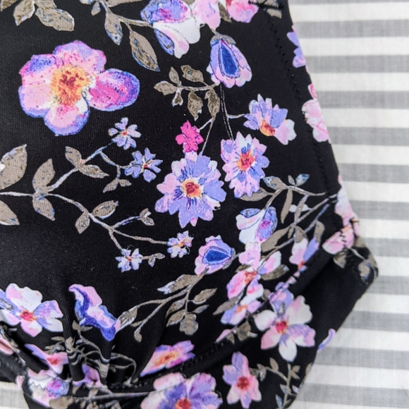 🖤 Bikini Top - Picture 2 of 3